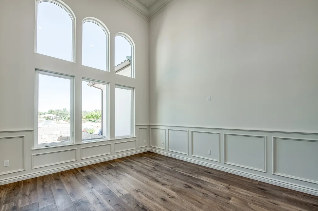 High ceilings and large arched windows detail at Kings Estate.